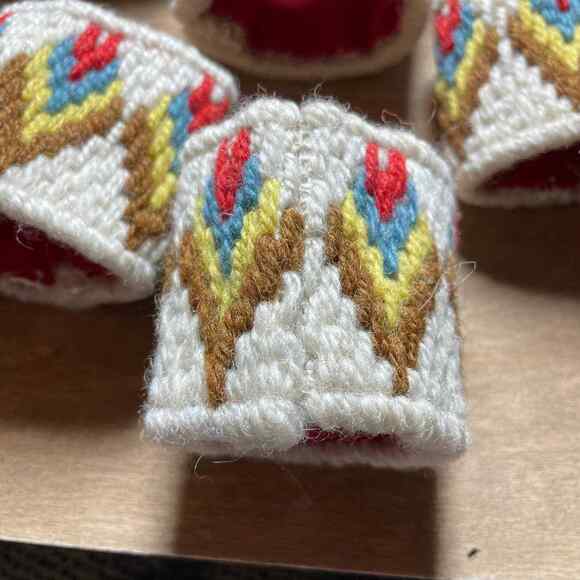 Handmade 1970's Vintage Needlepoint Canvas Napkin Rings - Set of 8 - 70's Boho - Picture 6 of 7